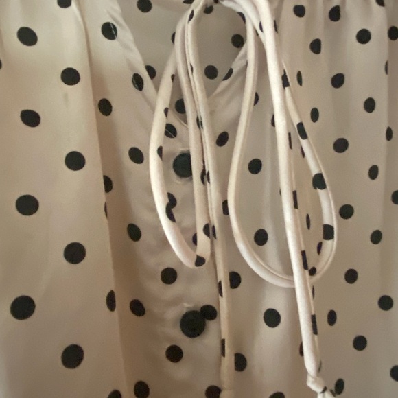 Sleeveless buttoned down blouse - Picture 3 of 7